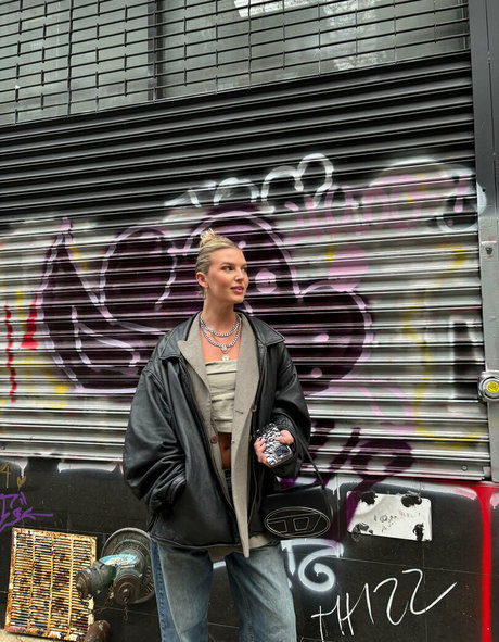 ravenlovevip erotic model picture