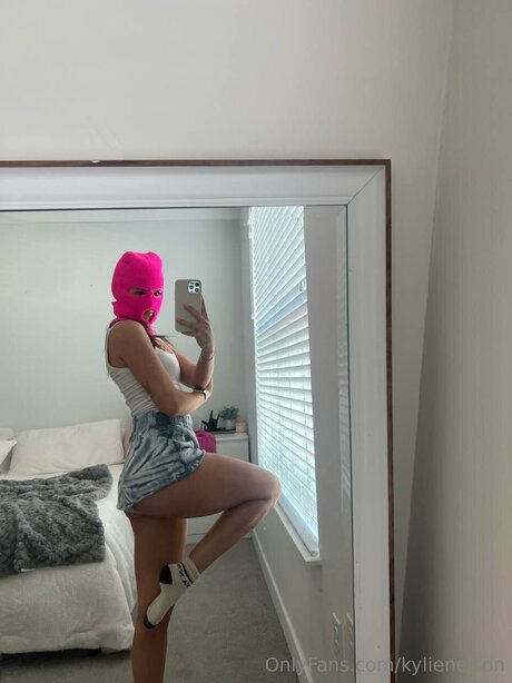 kylienelson star img