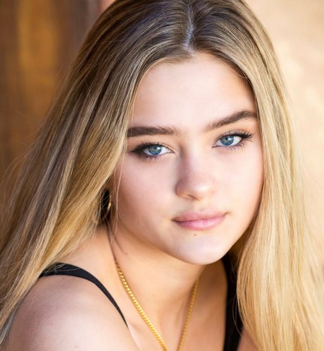 Lizzy Greene sexy star gallery