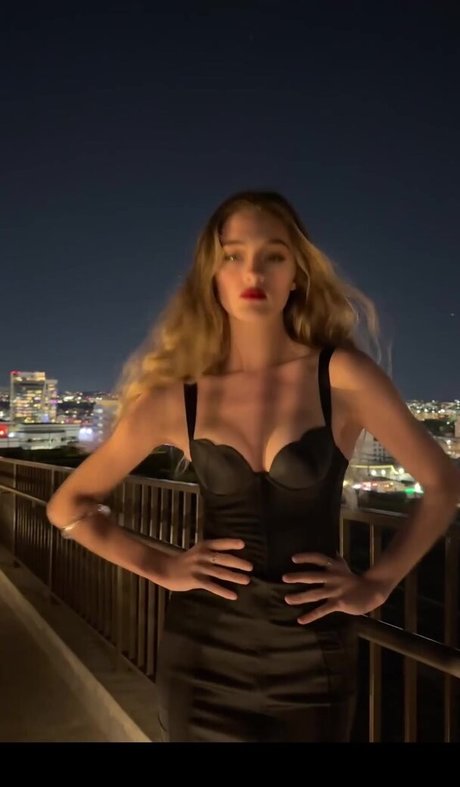 Lizzy Greene pornstar xxx image