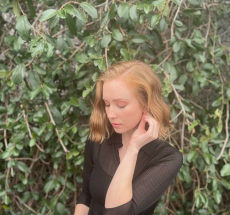 Hannah Einbinder model porn gallery