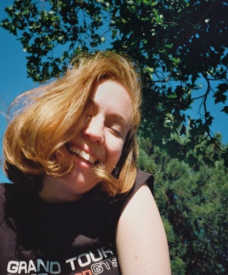 Hannah Einbinder free model pics