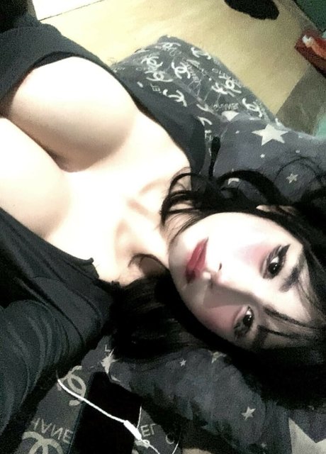 Riya Alvaro pornstar free picture