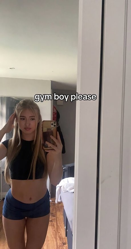 a mae 04 nudes pornstar photo