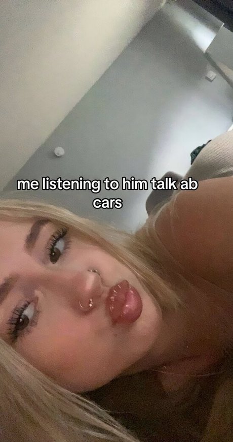 a mae 04 xxx pornstar photo