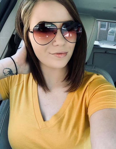 Skylynn Greene nude actress archive