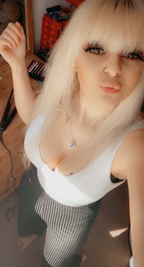 Charley Mairs hd star pic