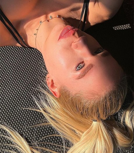 Shelly Cohen erotic star picture