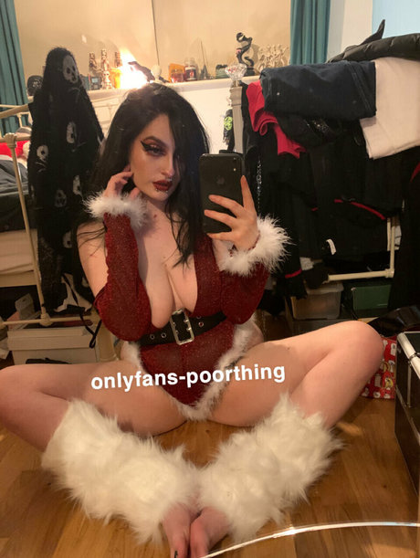 poorthing sexy model pictures