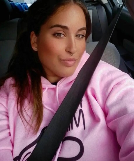 elviabombon hd star image