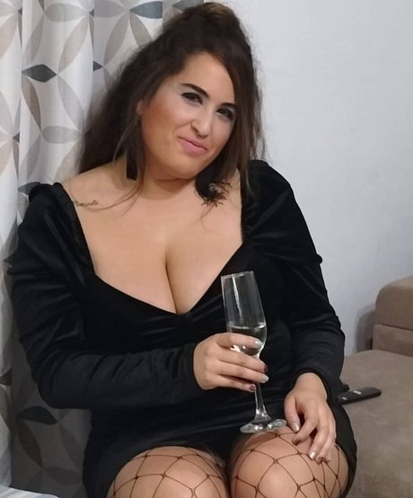 elviabombon xxx model image