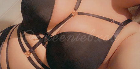 queeniebfree beautiful model pictures