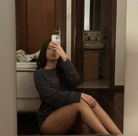 Adriana Carballo sexy star photo