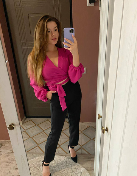 miiraamii hot model img