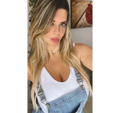 Anna Riano pornographic actress img