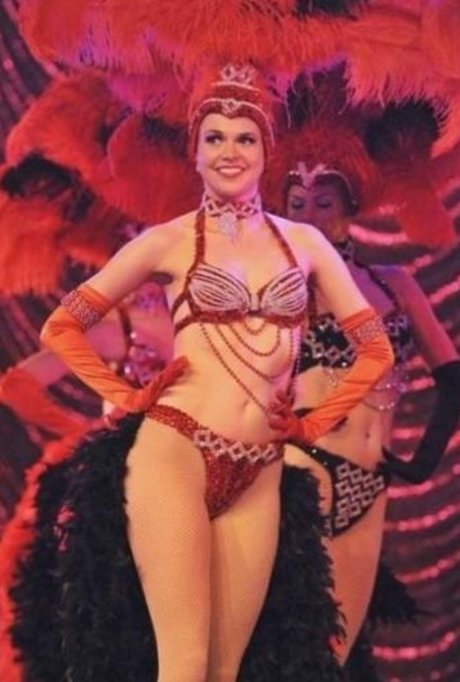 Sutton Foster nude star image