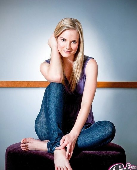 Cindy Busby sexy star picture