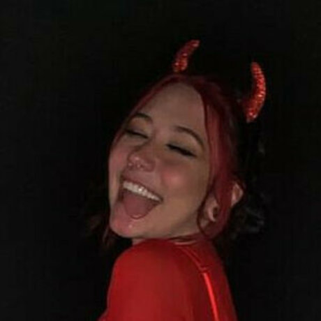 Allie Irvin adult model pics