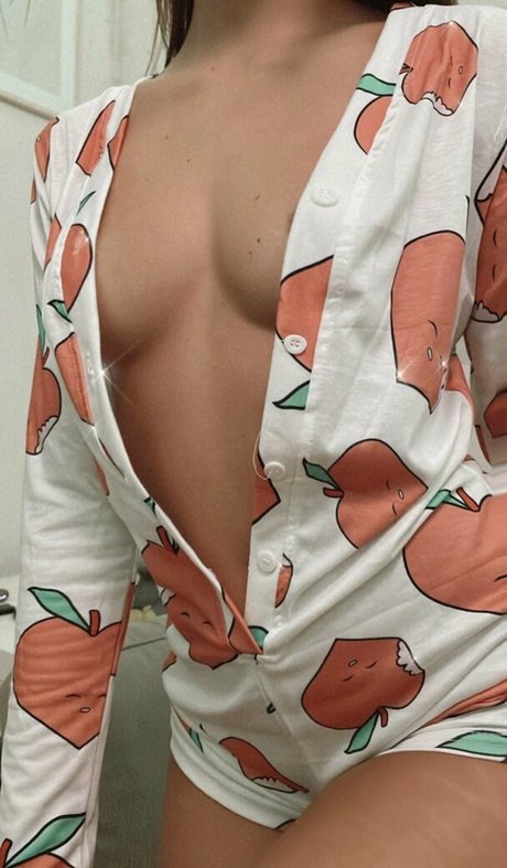 noemyfurcillo star top picture