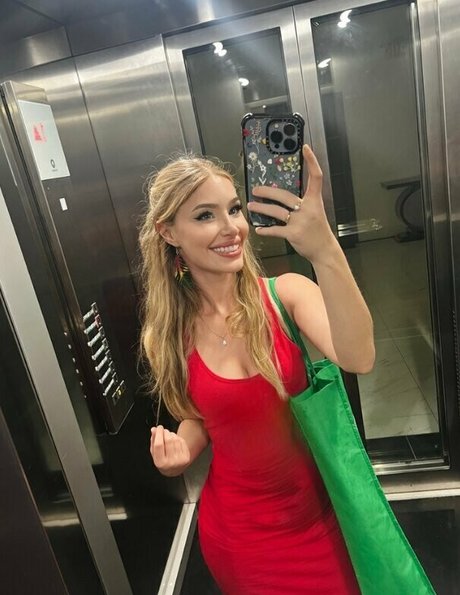 avaafterdark pornstar adult image