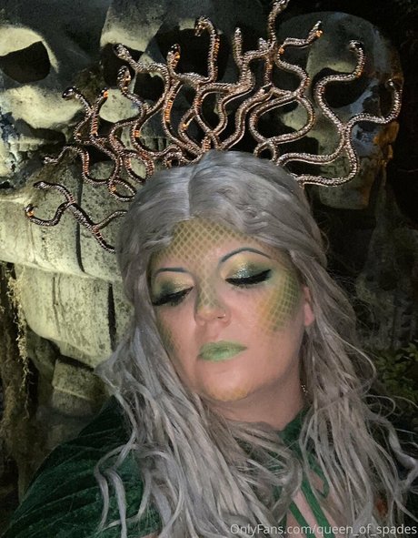 queen of spades erotic star gallery