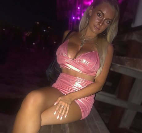 Lucy Cartlidge nudes model galleries