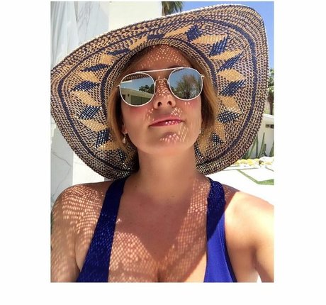 Courtney Jaye star hot image