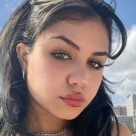 Tara Yummy model sex pics