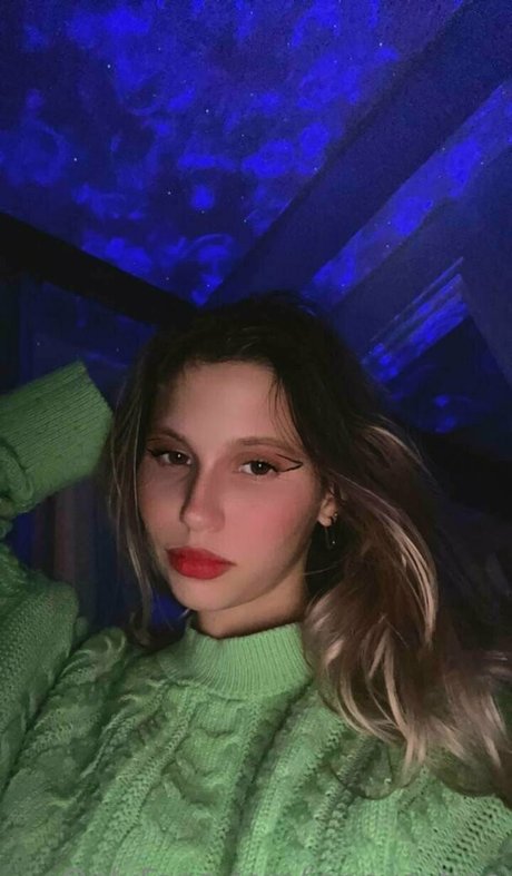 jennycutiee model nude gallery