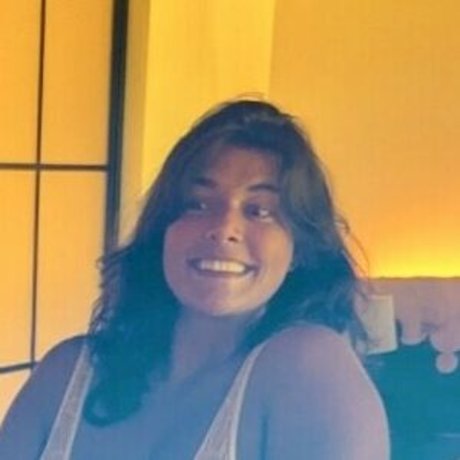 Milla Chats star high quality images