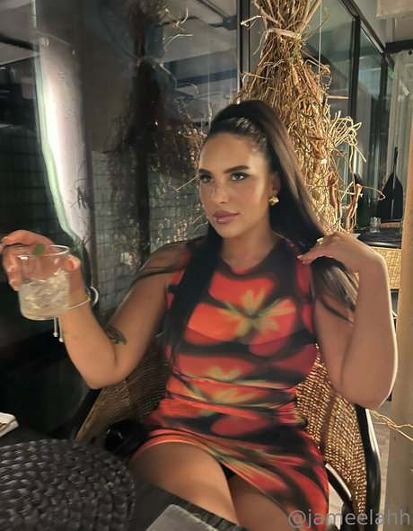 jameelahh star hot picture