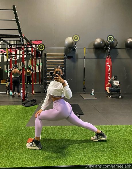 jameelahh star nude photo