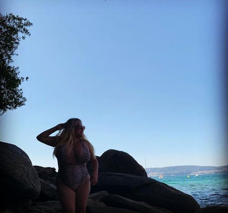 Akaren perfect actress pic