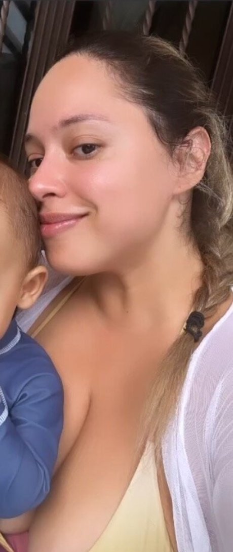 Akaren model sex picture