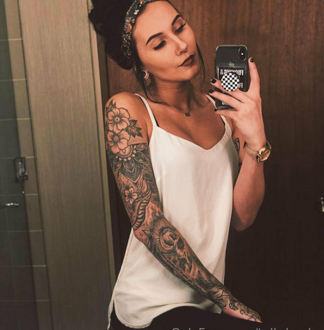 tully banks pornographic model gallery