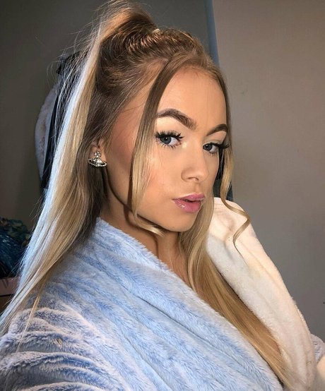 Lucy M xxx actress pics