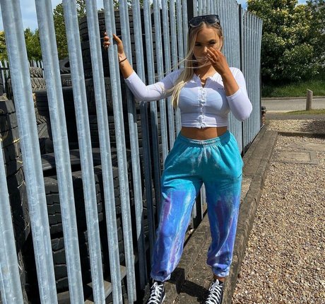 Lucy M top pornstar galleries