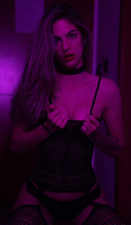 edrielle nude actress image