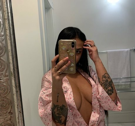 Ajuuki model high quality image