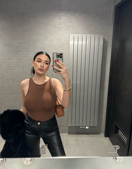 Elianka star sexy image