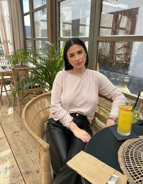 Elianka erotic actress pictures