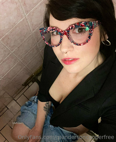 mandersoncooperfree star exclusive pic
