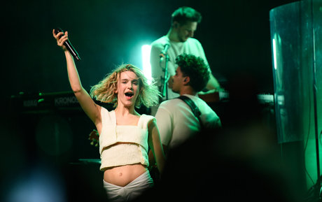 Pommelien Thijs nude model galleries