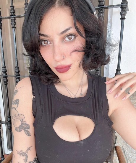 Miki Blue pornographic star pictures