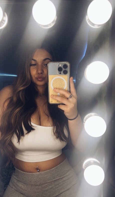 Ava Schillaci pretty model photos