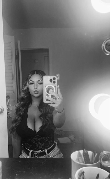 Ava Schillaci hot star images