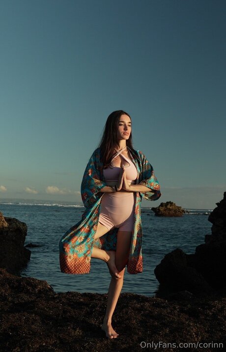 corinn naked star image