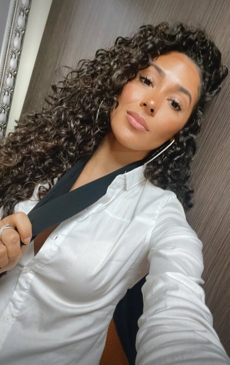 Island Goddess perfect actress pic