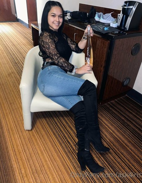 ask4iris top model pic