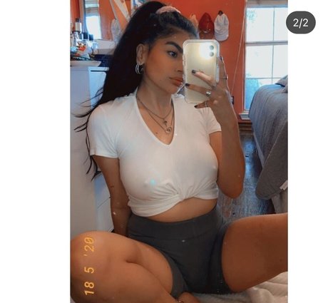 Emiliatorres55 model top images